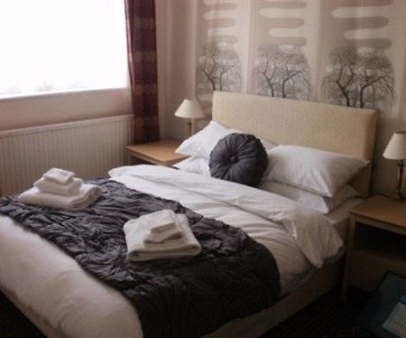 Hotel The Crown And Cushion Windsor Exterior foto